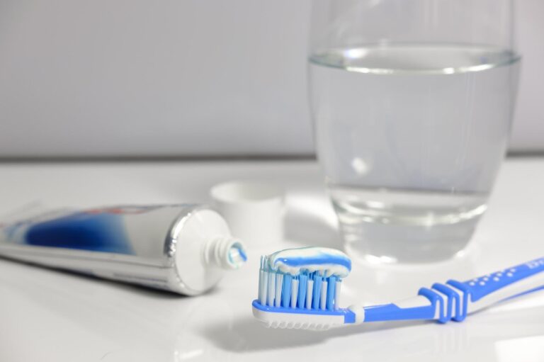 Jak odpowiednio myć zęby?