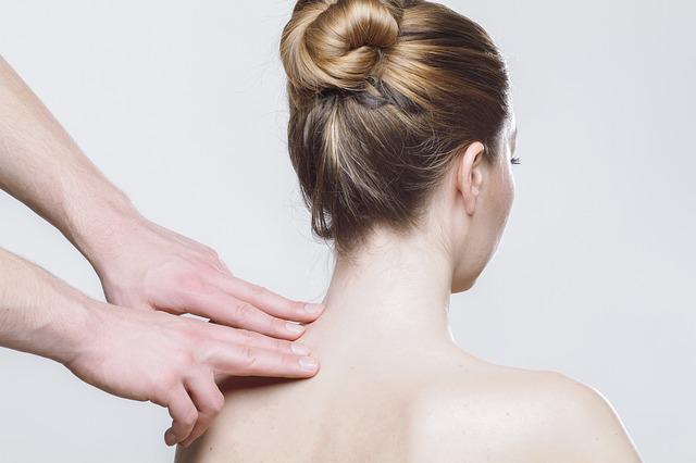 Terapia manualna leczenia bólu kręgosłupa. Co należy wiedzieć o chiropraktyce?